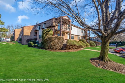 116 Edison Glen Ter, Edison, NJ 08837-2921