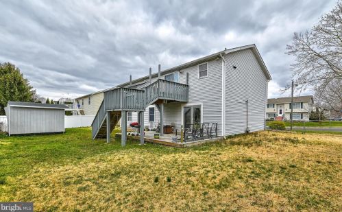 1 Hamilton Lk Dr, Trenton NJ 08619-3437 exterior