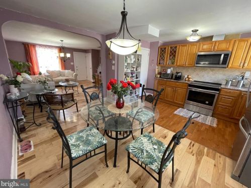 6308 Glenloch St, Philadelphia PA 19135-3613 exterior