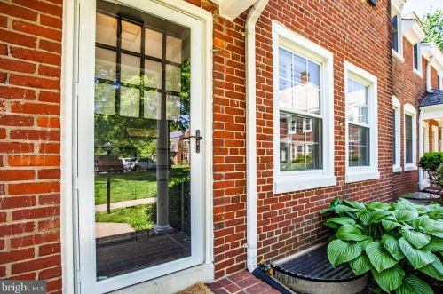 4152 36th St, Arlington VA  22206-1806 exterior