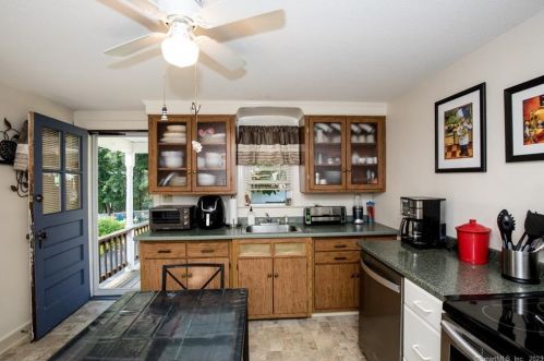 96 Wallace Row, Wallingford CT 06492-3137 exterior