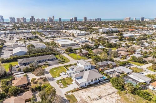 1045 Morningside Dr, Naples FL 34103-3313 exterior