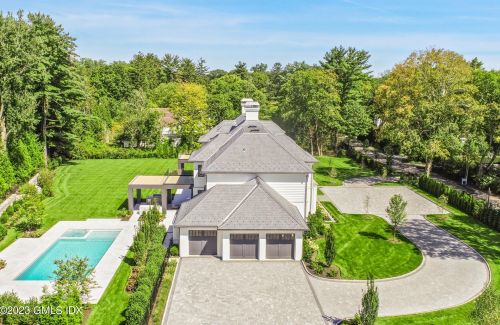 2 Midwood Rd, Greenwich CT 06830-3800 exterior