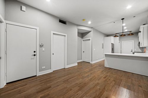 1933 Ohio St, Chicago IL 60624-1047 exterior