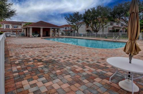 99 Nottingham Pl, Boynton Beach FL 33426-8428 exterior