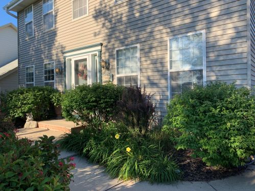 5004 23rd St, Milwaukee, WI 53221-3446