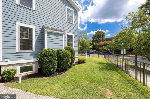 300 Mount Vernon Ave, Alexandria VA  22301-2232 exterior