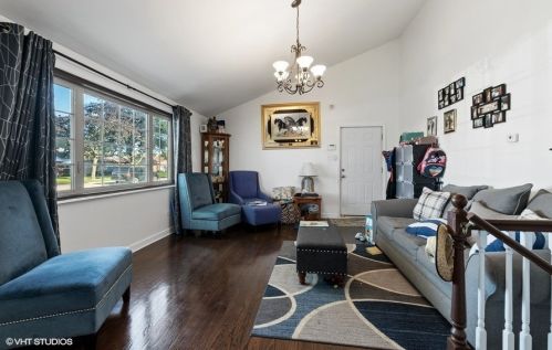 12210 Avers Ave, Chicago, IL 60803-1302