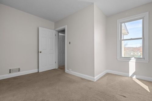 1014 Rdg Ave, Moon Twp PA 15108-2140 exterior