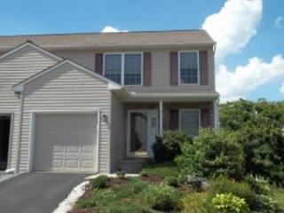 1096 Sterling Pl, Lancaster, PA 17603-8837
