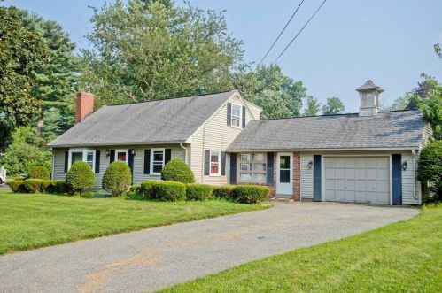 15 Gourley Rd, Springfield, MA 01129-2005