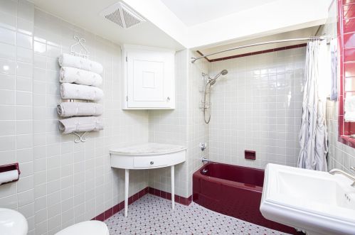 9705 Ctr St, Milwaukee WI 53222-4526 exterior