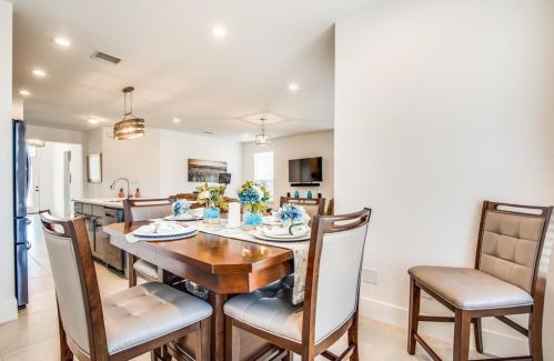 3826 Aransas St, Dallas TX 75212-1307 exterior