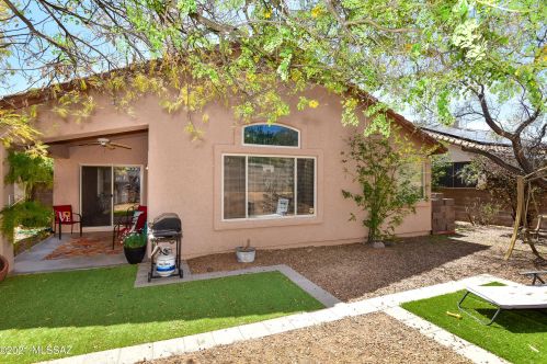 2245 Rio Vistoso Ln, Tucson AZ 85755-1911 exterior