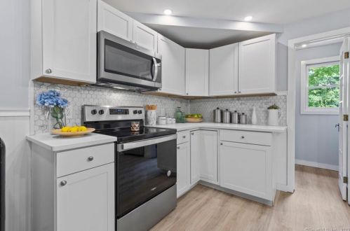 27 Lewis Blvd, Killingly CT 06239-1627 exterior