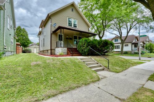 1603 57th St, Milwaukee WI  53214-5106 exterior