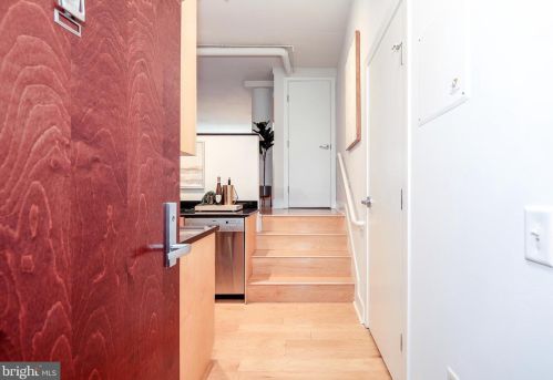 809 6th St, Washington, DC 20024-3803