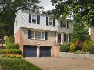 850 Stevendale Dr, Pittsburgh, PA 15221-3924