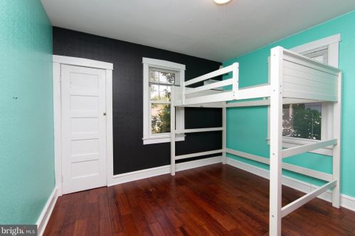 257 Stratford Ave, Camden NJ 08108-2327 exterior