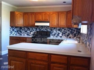 89 Winthrop Rd, Brookline MA  02445-4529 exterior