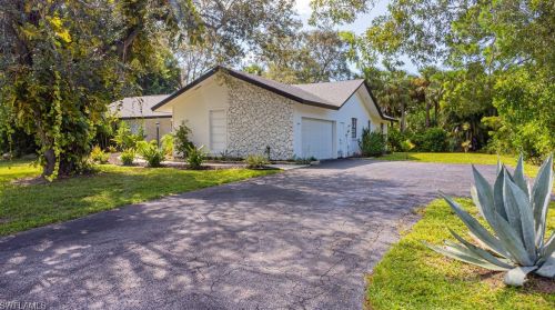 155 Old Tamiami Trl, Naples FL 34110-1170 exterior