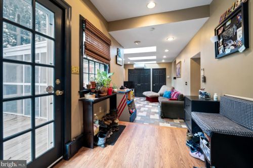 17 Morningside Dr, Trenton NJ 08618-4914 exterior