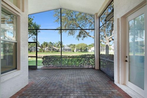 7303 Lahana Cir, Boynton Beach FL 33437-7174 exterior