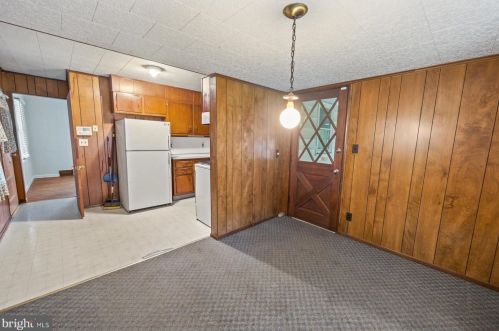 5 Fogarty Dr, Trenton NJ 08619-4320 exterior