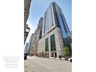 160 Illinois St, Chicago IL  60654-2706 exterior