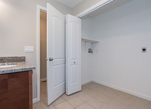 101 Stuart St, Springfield MA 01119-1013 exterior