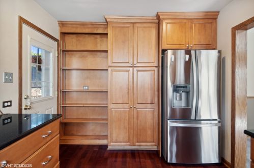 224 Highland Ave, Elmhurst IL 60126-2557 exterior