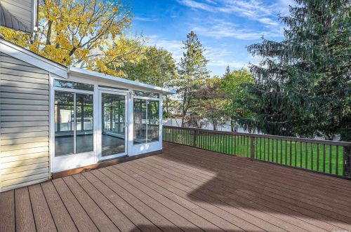 2 Gehrig St, Commack NY 11725-2006 exterior