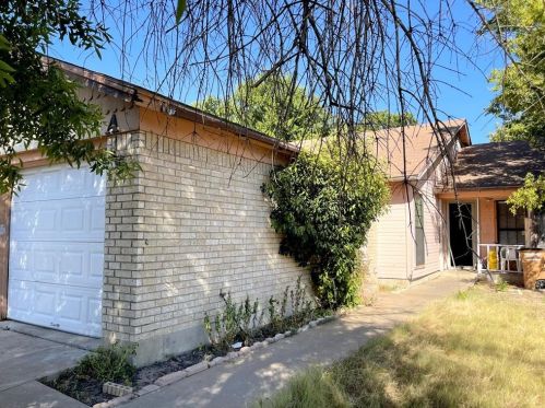 9709 Eastwend Dr, Austin TX  78753-4255 exterior