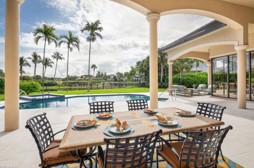 2354 Alexander Palm Dr, Naples FL 34105-3039 exterior