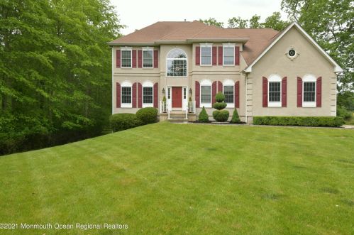 5 Markus Ct, Jackson Twp NJ  08527-2886 exterior