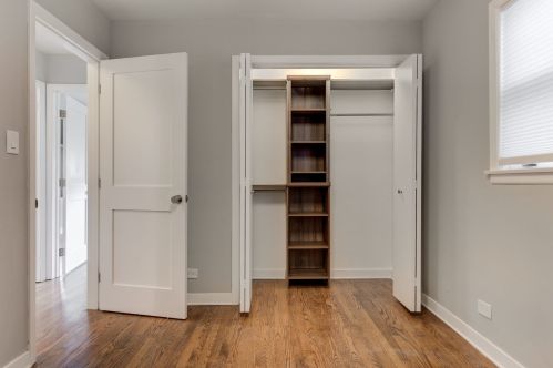 2959 Washtenaw Ave, Chicago IL 60645-3210 exterior