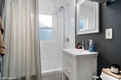 5908 Elston Ave, Chicago IL 60646-5508 exterior