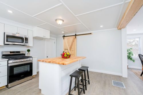 52 Pembroke Rd, Concord NH 03301-5707 exterior