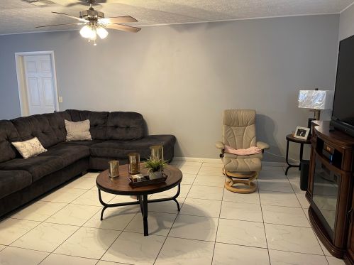 126 Thornhill Dr, Fort Pierce FL  34984-4463 exterior