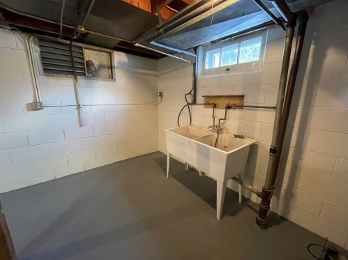 5921 64th St, Milwaukee WI  53218-1921 exterior