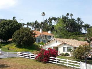 744 Hillcrest Ln, Fallbrook, CA 92028-1541