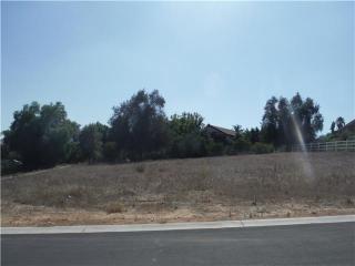 519 Oak Glade Dr, Fallbrook, CA 92028-3697