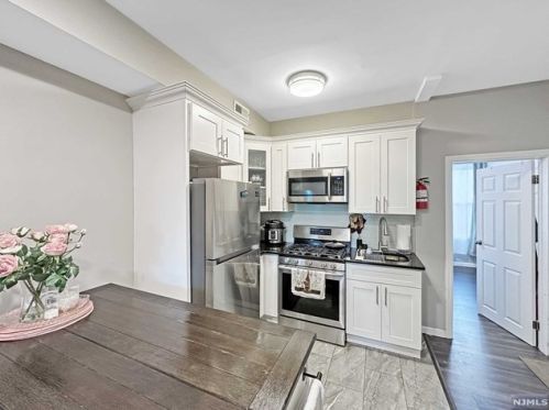 161 St, Union City NJ 07087-5439 exterior