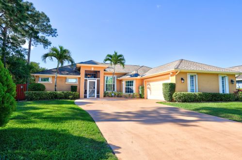 1642 Glacador Ave, Fort Pierce, FL 34953-4954