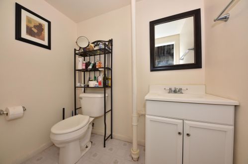 5606 Prt Ave, Milwaukee WI 53223-4121 exterior