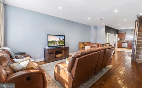 2613 Christian St, Philadelphia PA  19146-2315 exterior