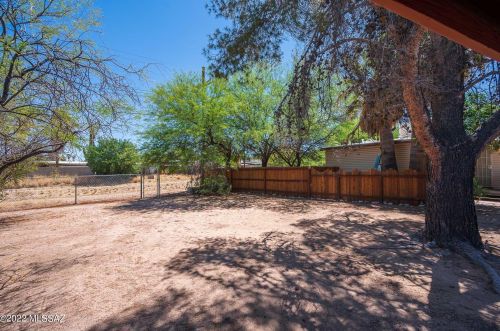 8105 Beverly St, Tucson AZ 85710-5929 exterior