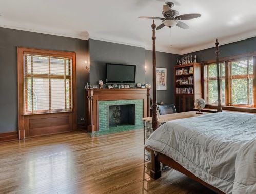 4845 Ellis Ave, Chicago IL 60615-5008 exterior