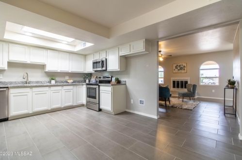 9022 5th St, Tucson AZ  85710-3044 exterior