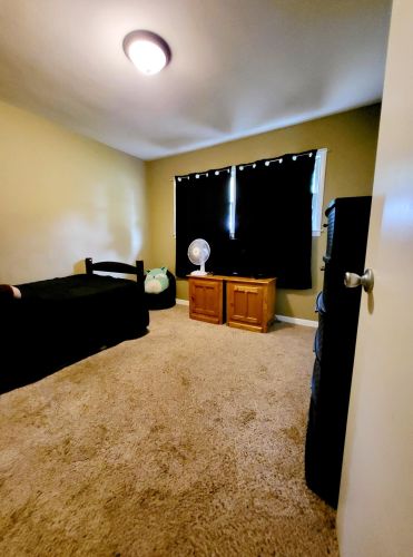 7476 Beckett Ave, Milwaukee WI 53218-5317 exterior